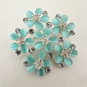 Napier Chic Silver and Opaque Mint Floral Cluster Brooch Pin Jewelry VGUC